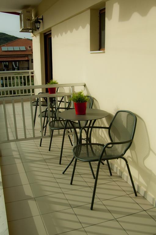Emmeleia Accommodation By Maria Riga Ouranoupoli Exterior foto